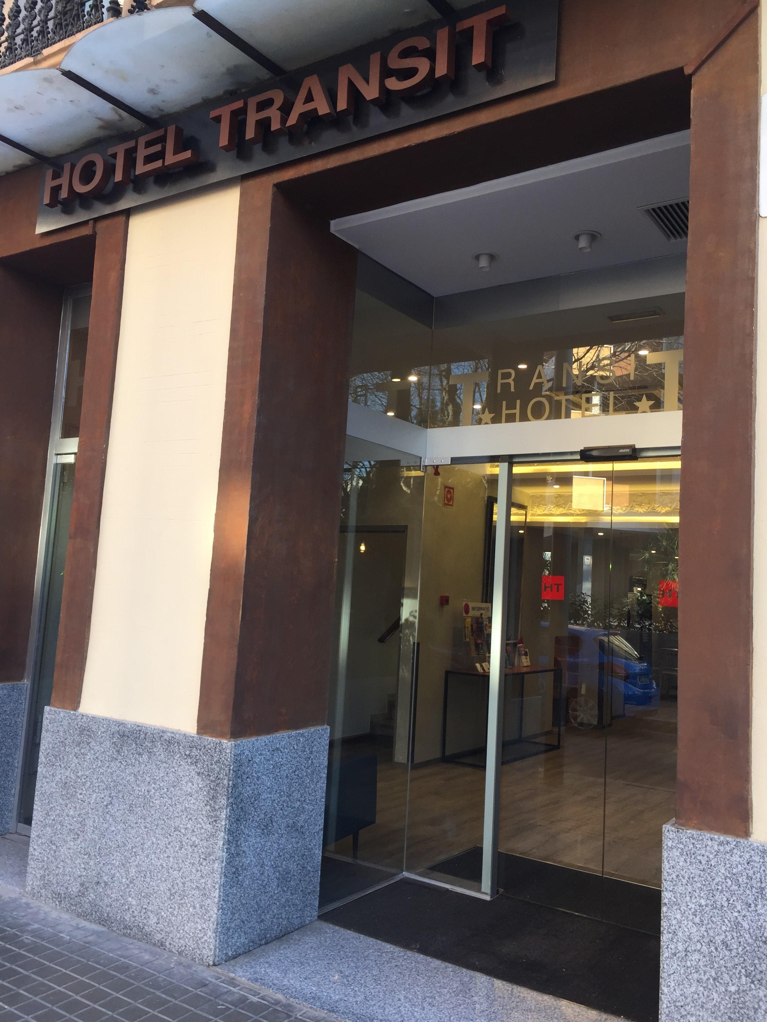 Hotel Transit Барселона Екстериор снимка