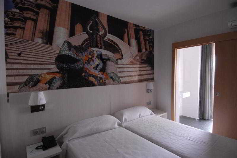 Hotel Transit Барселона Екстериор снимка