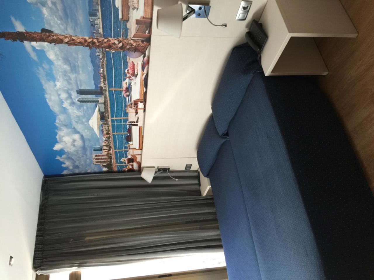 Hotel Transit Барселона Екстериор снимка