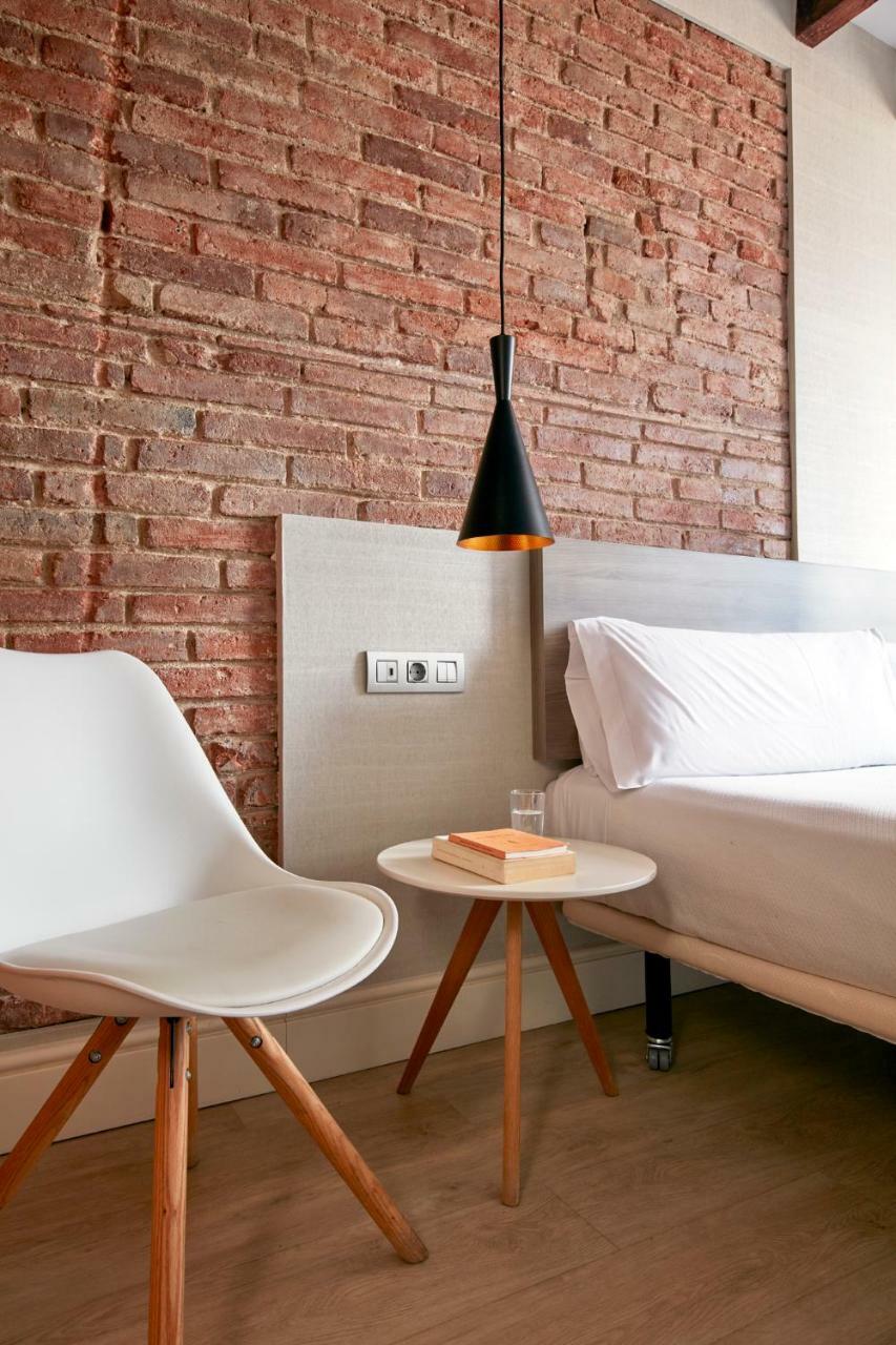 Hotel Transit Барселона Екстериор снимка