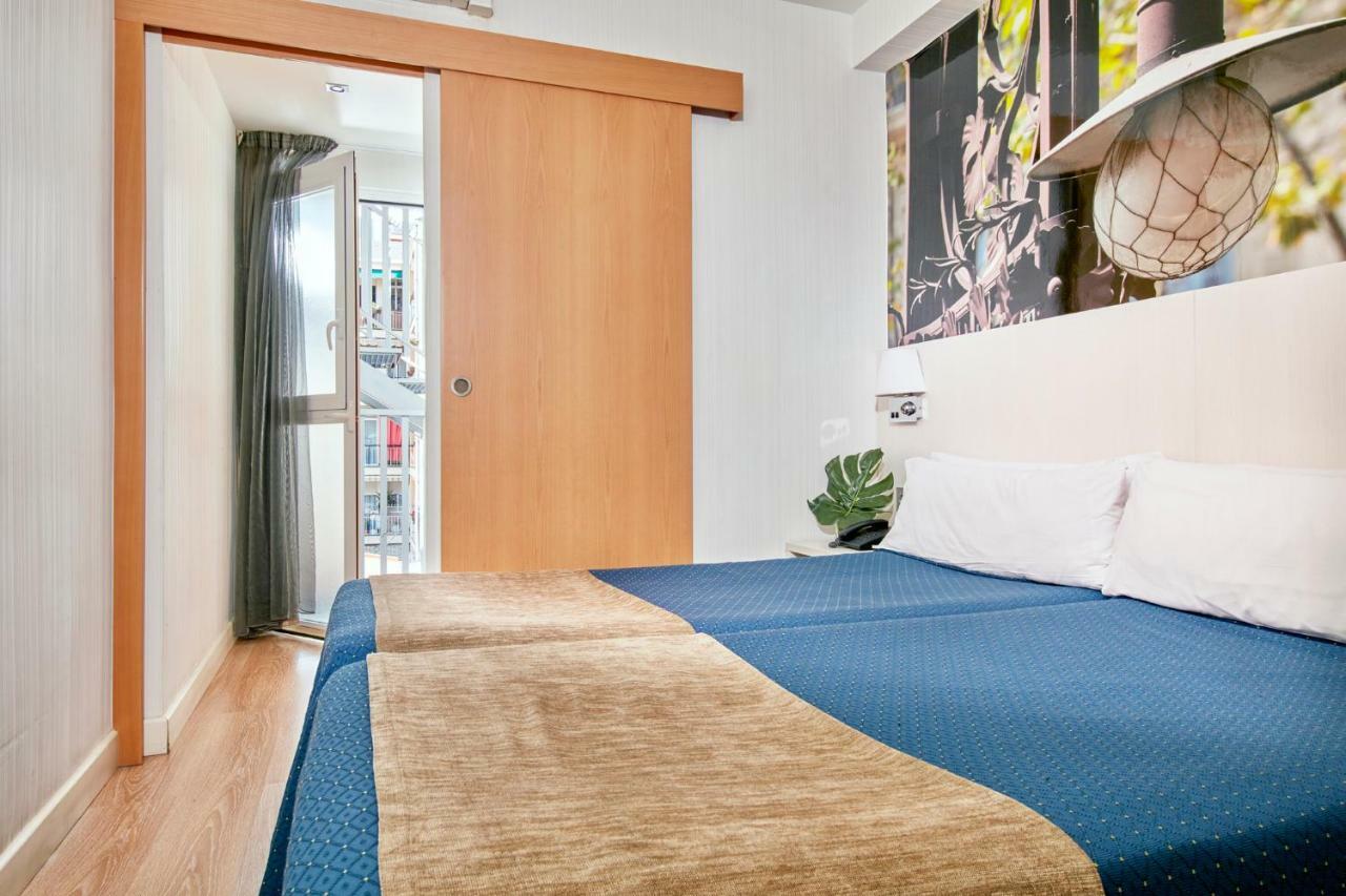 Hotel Transit Барселона Екстериор снимка