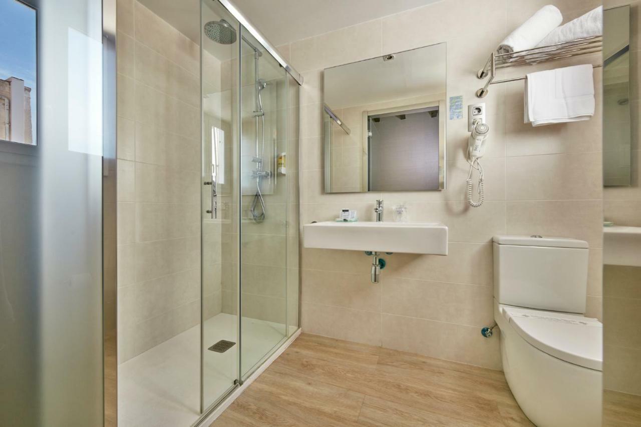 Hotel Transit Барселона Екстериор снимка