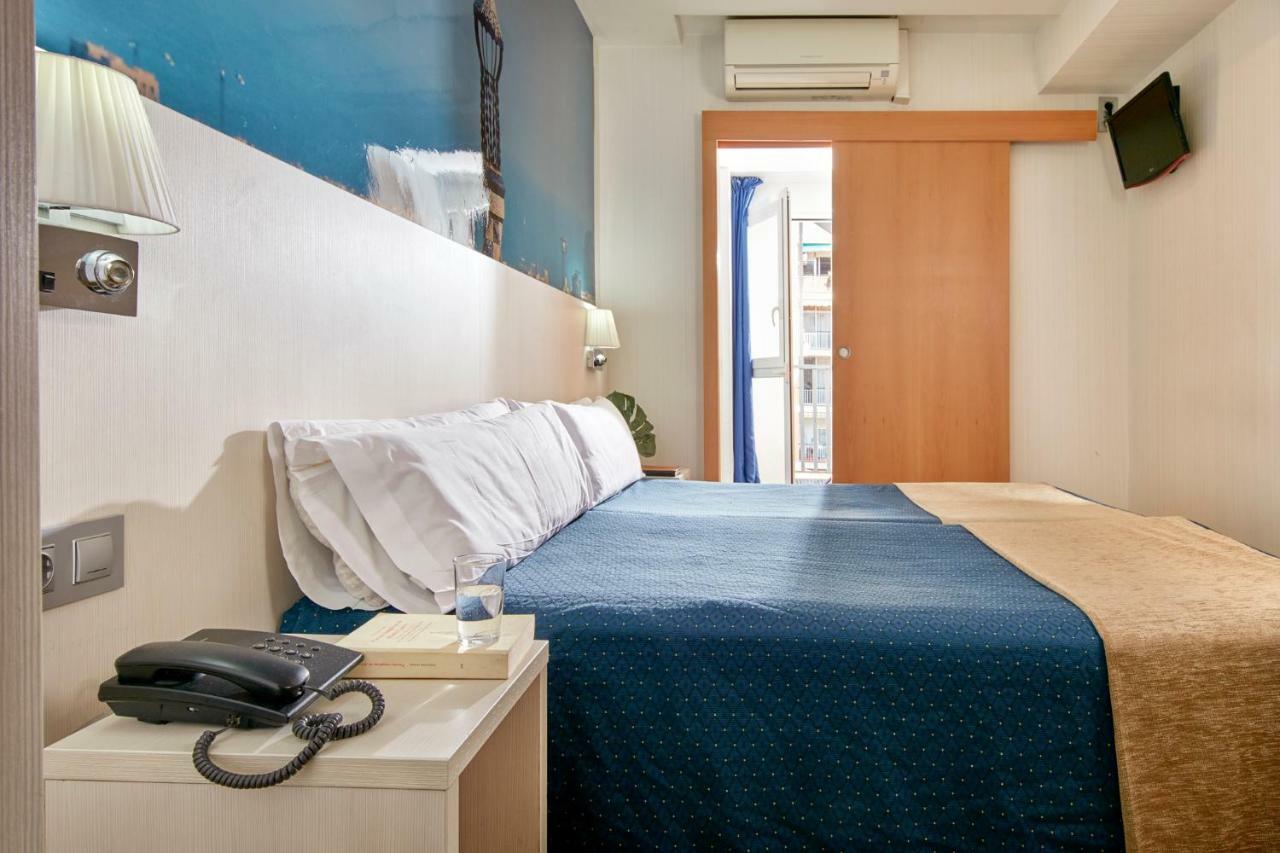 Hotel Transit Барселона Екстериор снимка