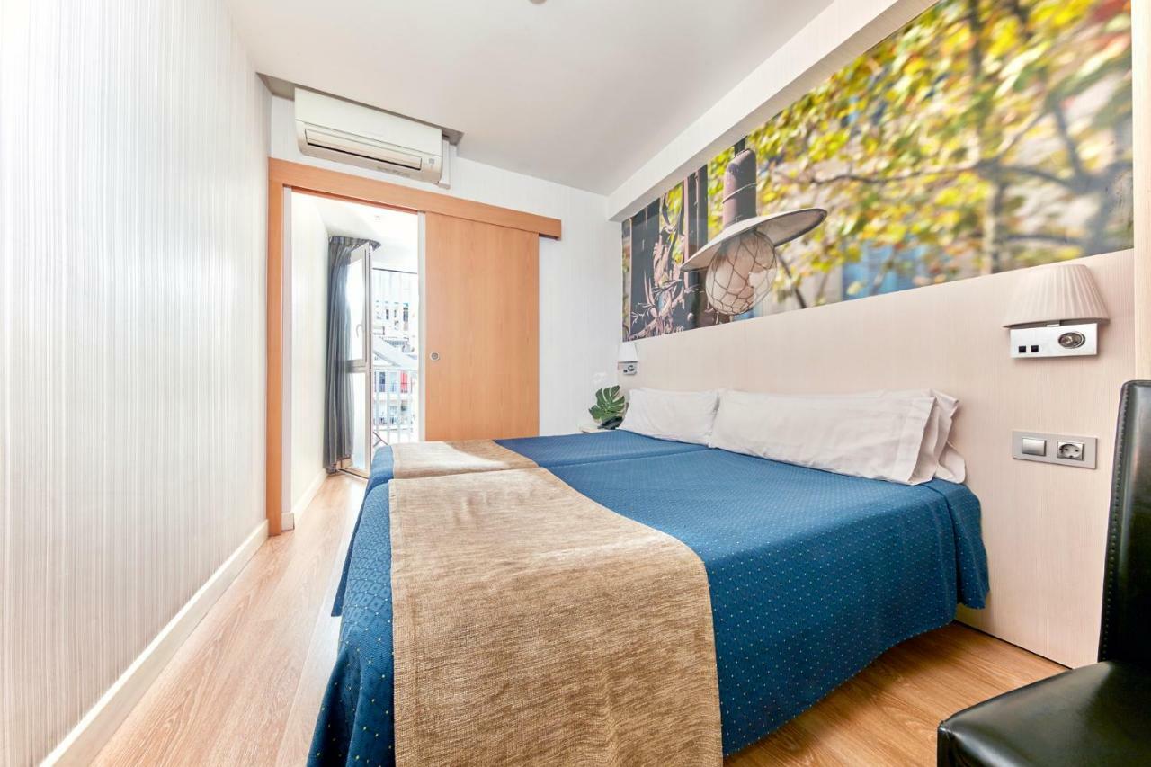 Hotel Transit Барселона Екстериор снимка